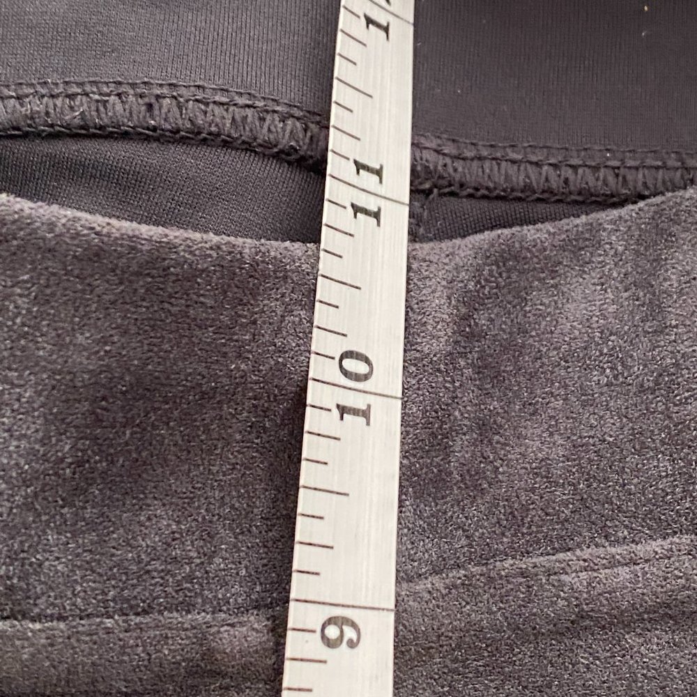 FINAL CHANCE! CLOSET CLOSING! - Picture 8 of 10